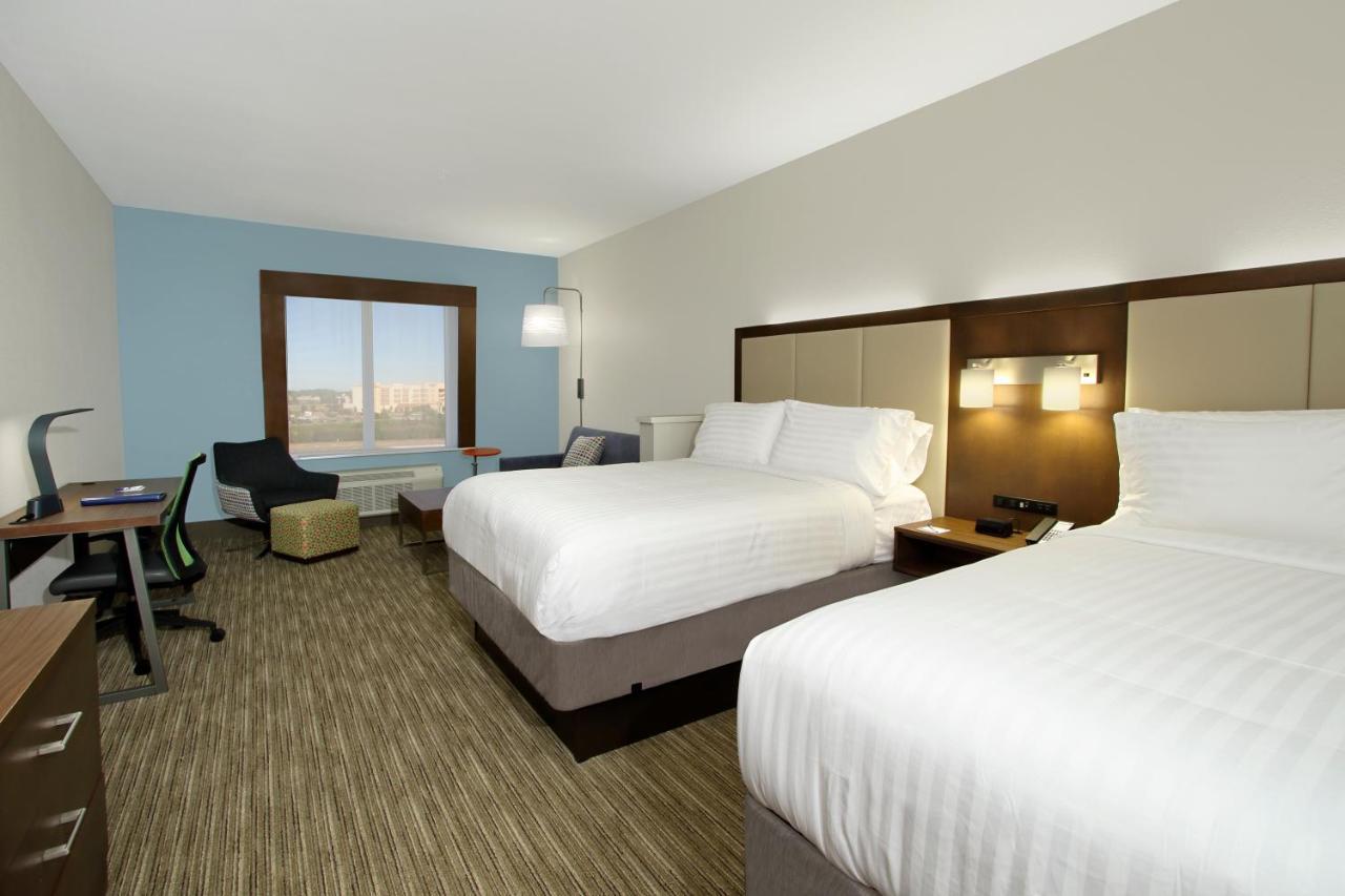 Holiday Inn Express & Suites Columbus North By Ihg Exterior foto